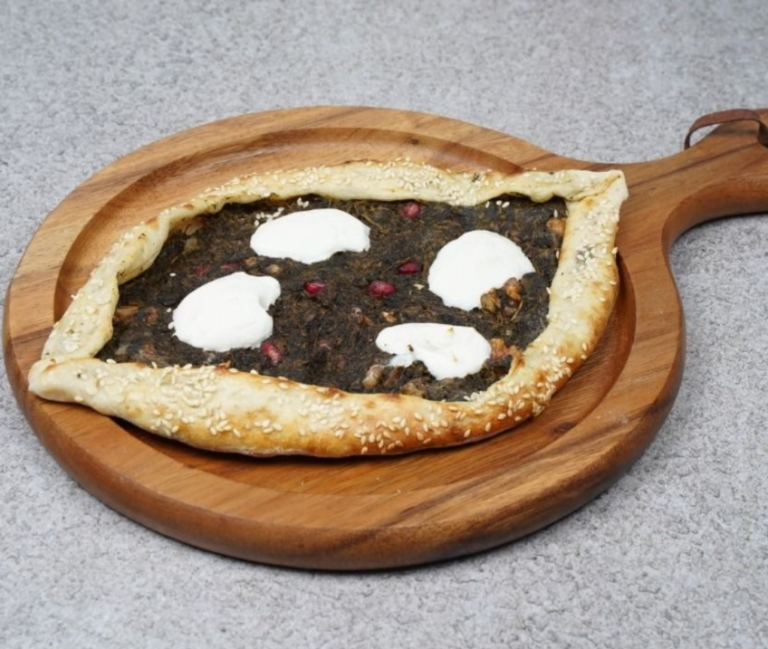 لبنة سبانخ فطائر